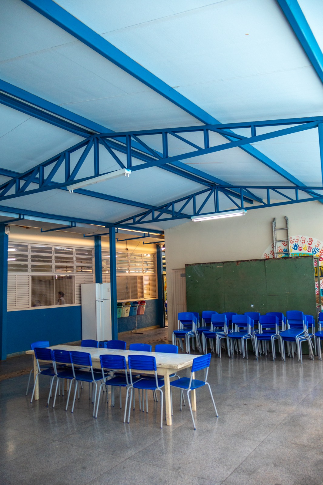 Refeitório escolar coberto